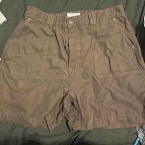 ardene’s high rise carpenter shorts colour - brown size- XL